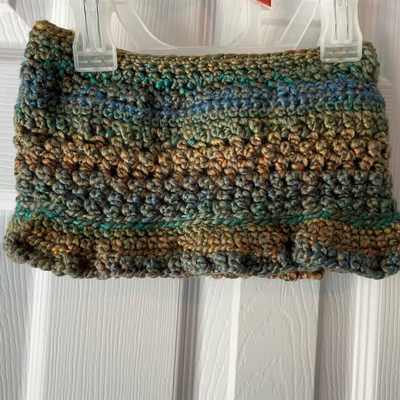 Handmade (new) multicolored stylish crochet cowl for cold weather - Picture 2 of 5